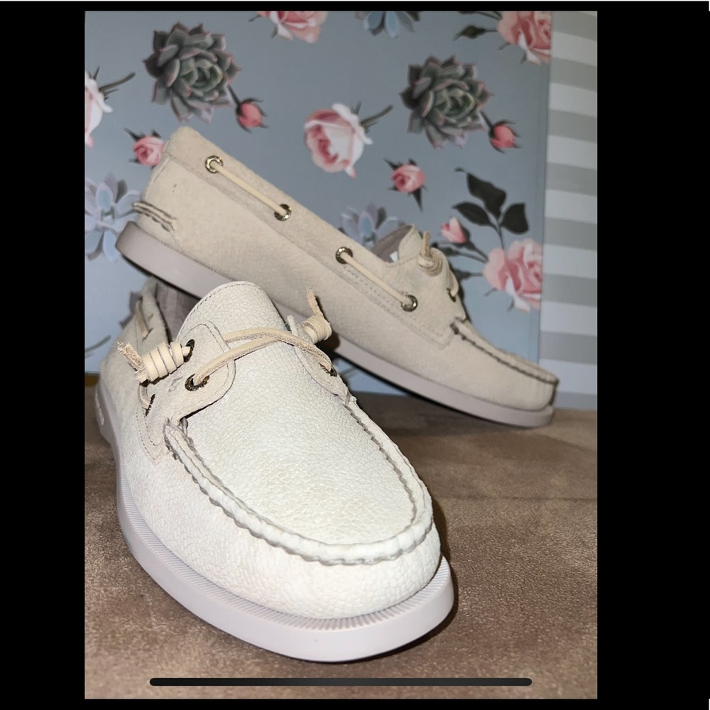 Sperry women size 8 NEW